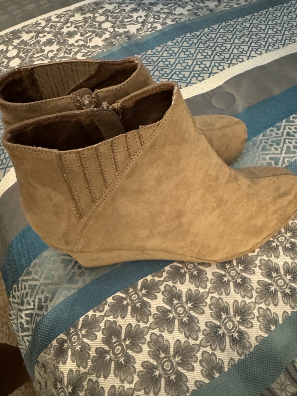 Women's Suede Wedge Ankle Boot - Taupe